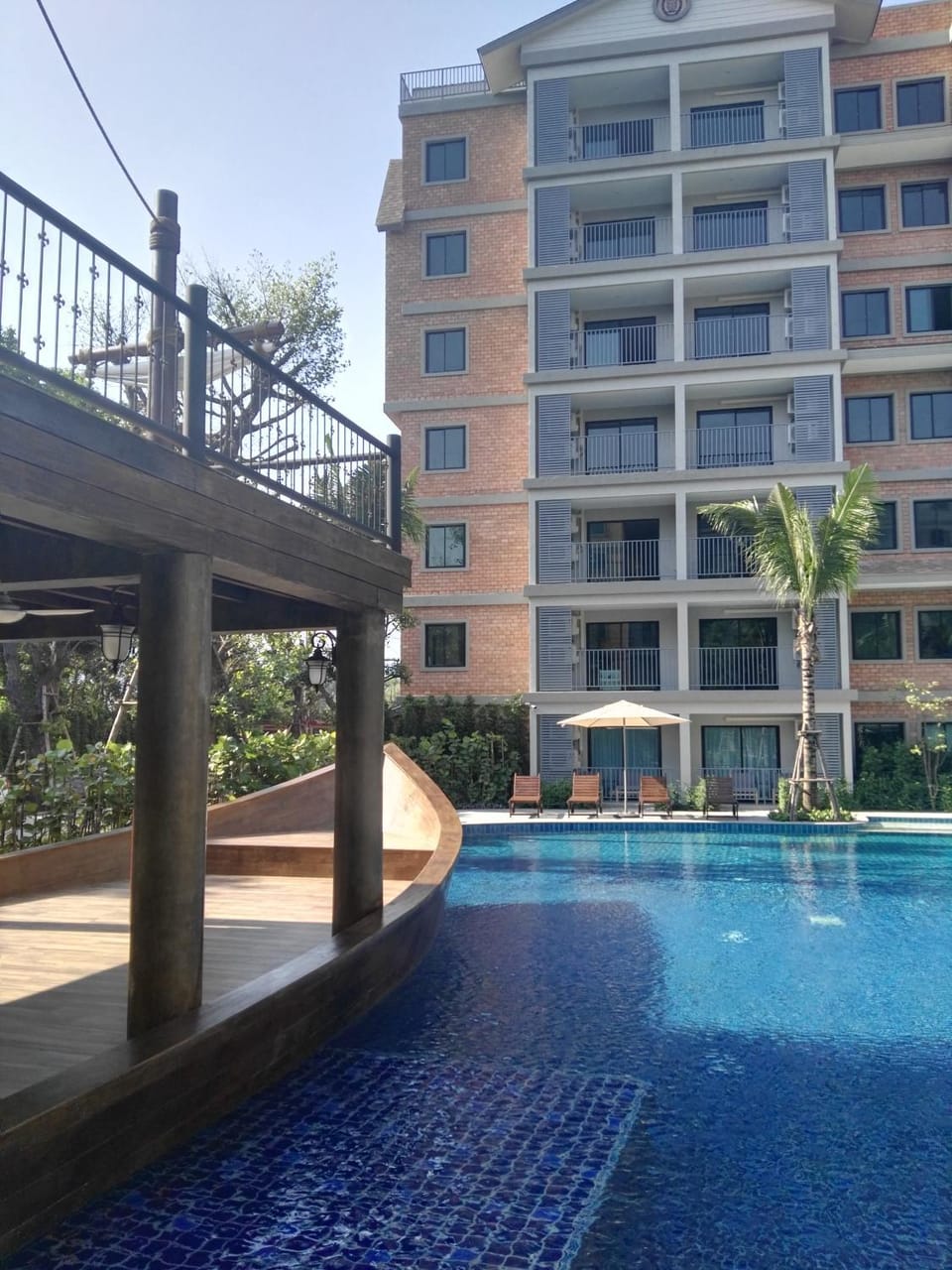 Swimming pool
