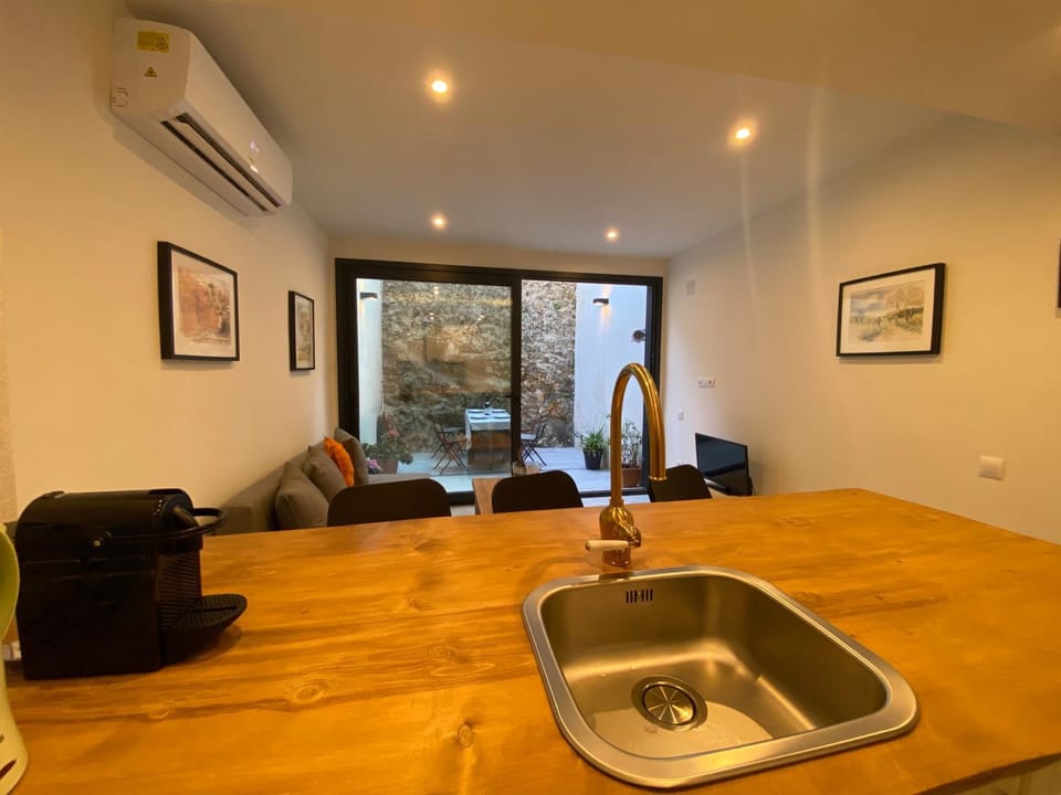 Kitchen or kitchenette, Living room, Dining area