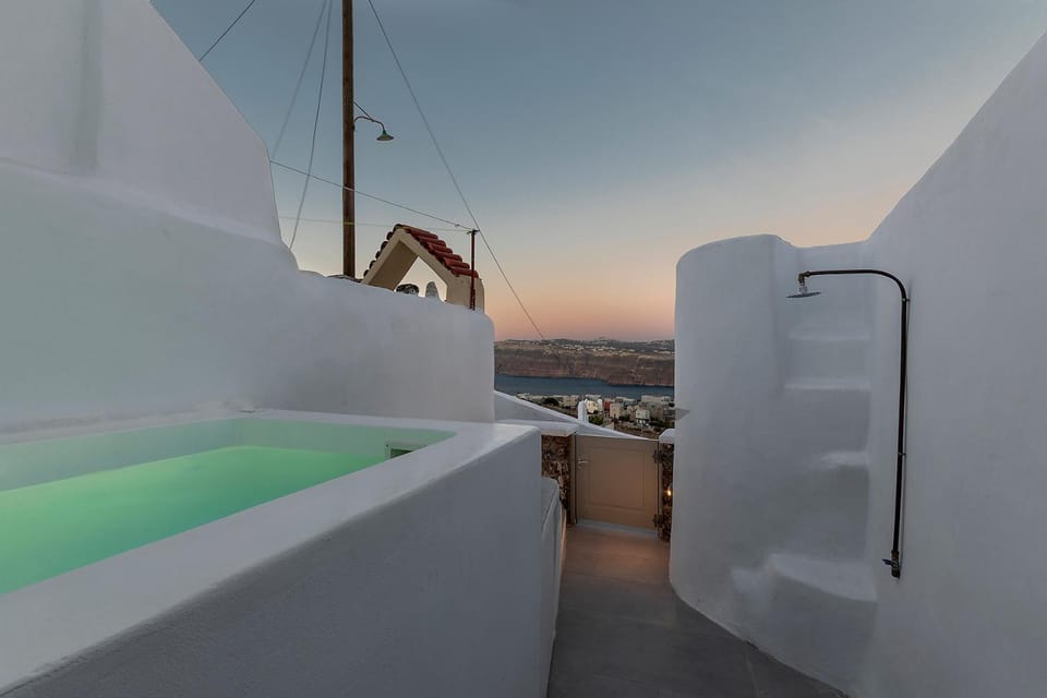 Mountain view, Sea view