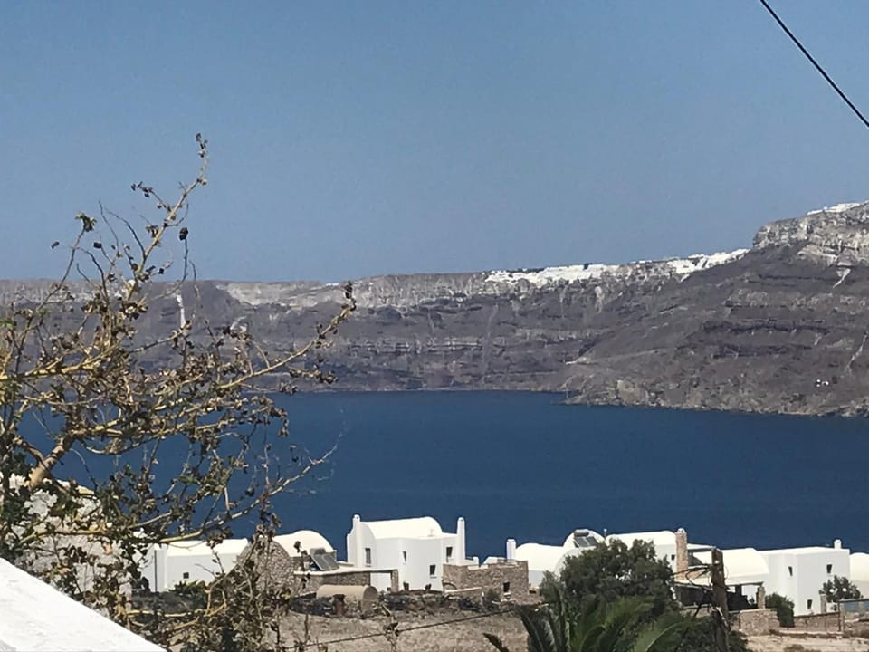 Mountain view, Sea view