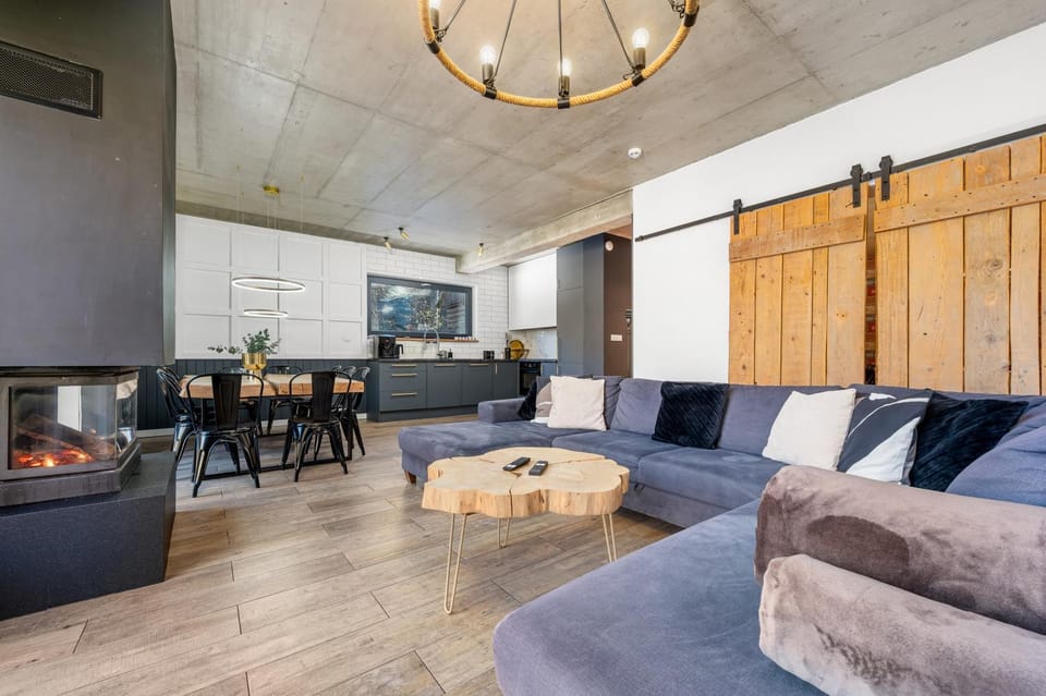 TV and multimedia, Living room, Dining area, fireplace