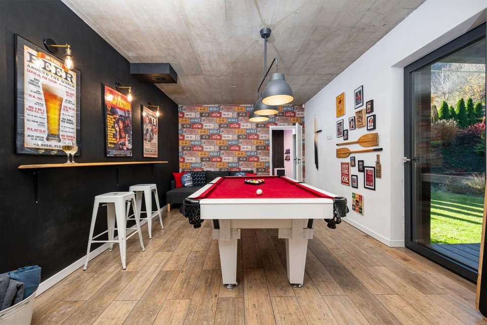 Billiard, Game Room, Table tennis