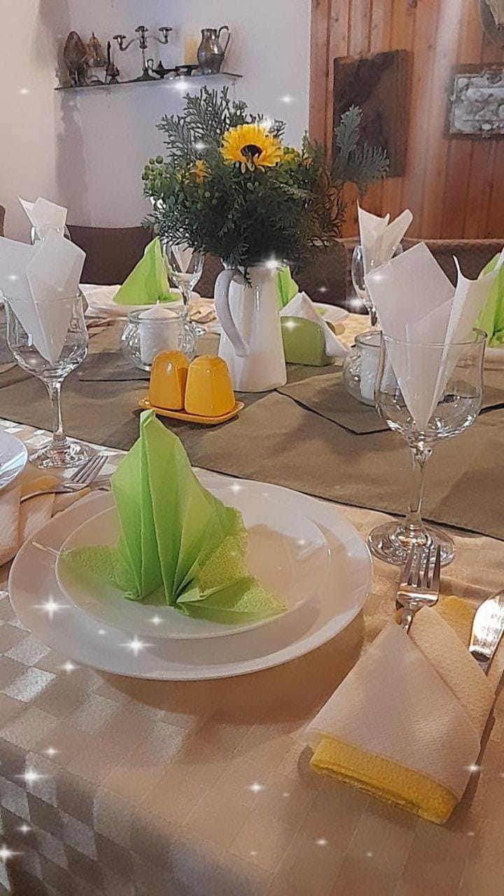 Restaurant/places to eat, Food and drinks, Food