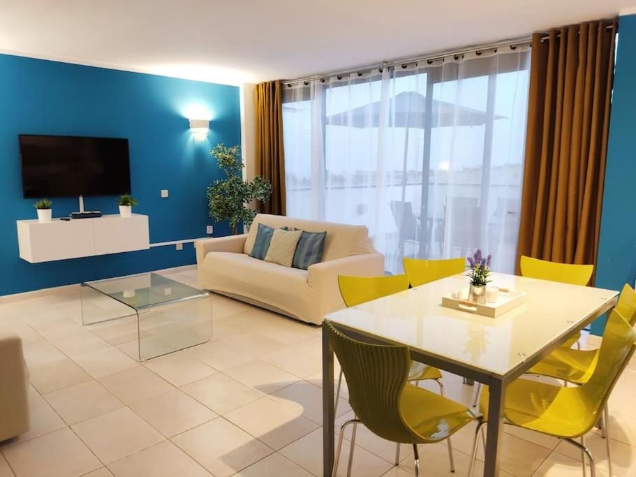 CASA AZUL 2Bedroom Apartment & Ocean View Terrace WIFI Premium House in Fuerteventura