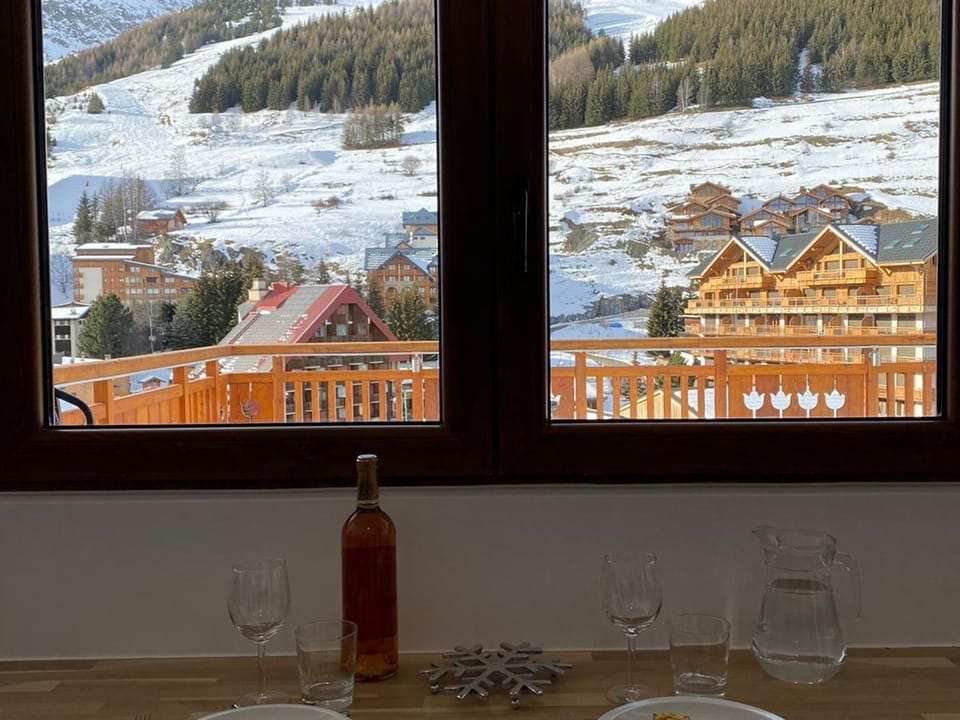 Spacieux duplex aux Deux Alpes, 10 pers, grande terrasse - FR-1-546-10 Apartment in Les Deux Alpes