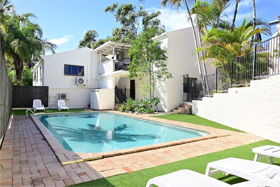 Swimming pool, Swimming pool