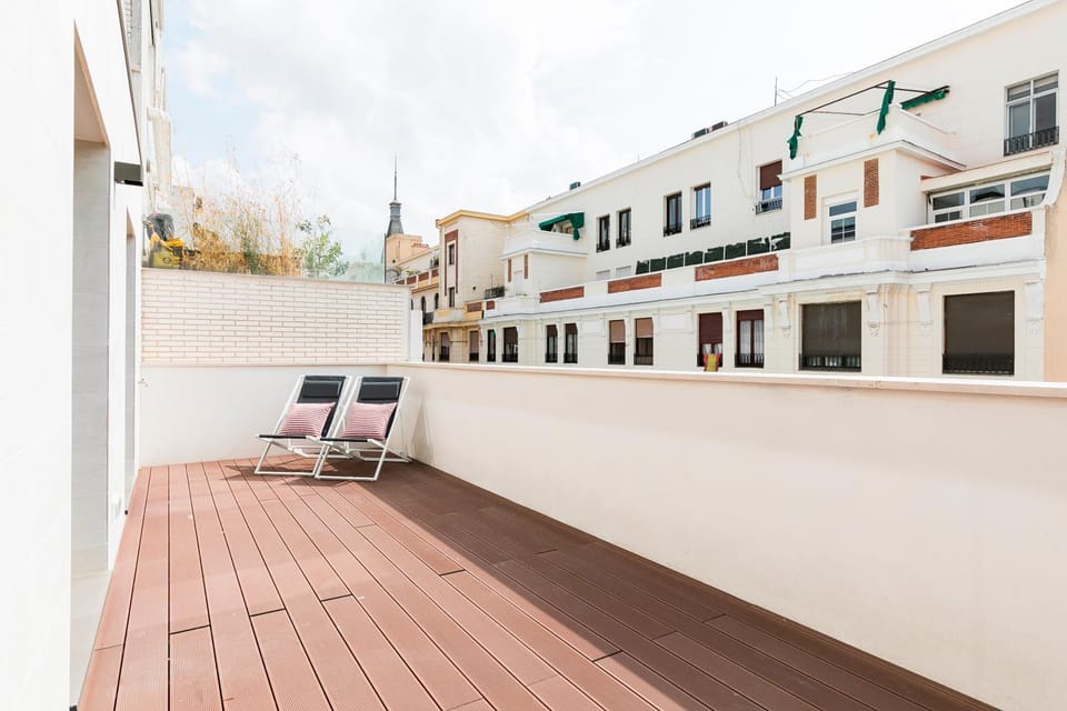 Balcony/Terrace, City view