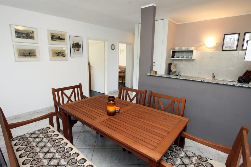 Dining area, Dinner