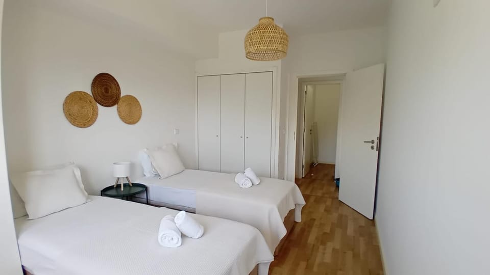 Bed, Bedroom, towels, wardrobe