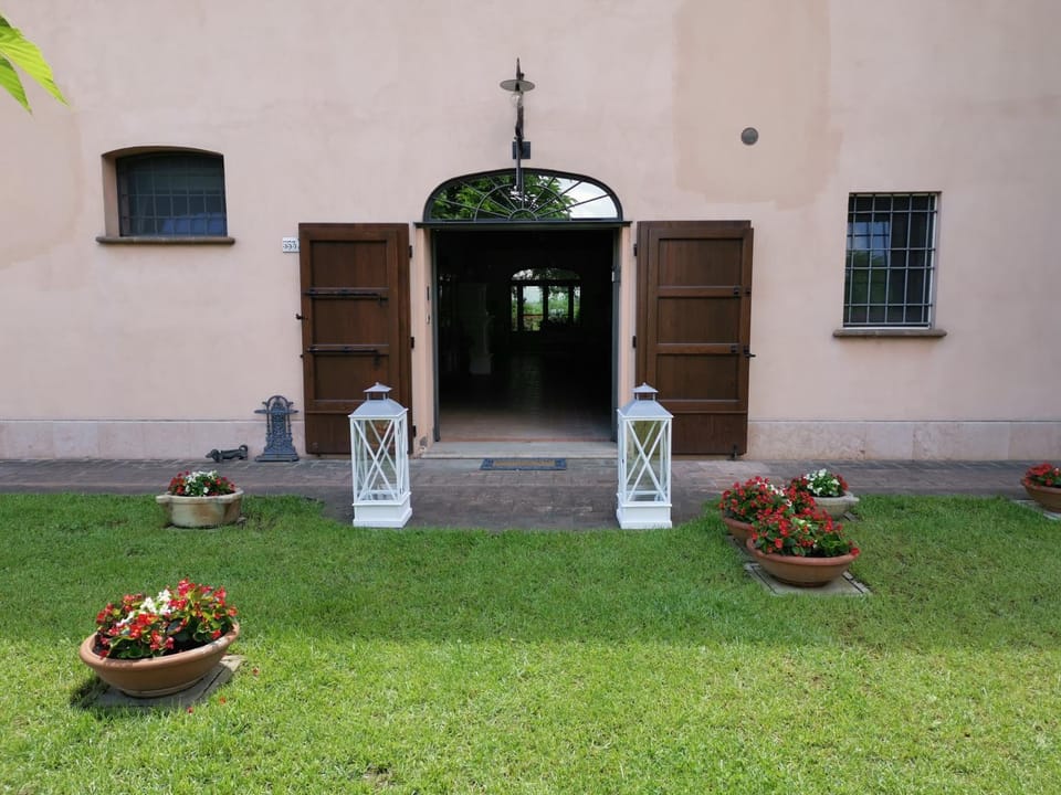 Property building, Facade/entrance