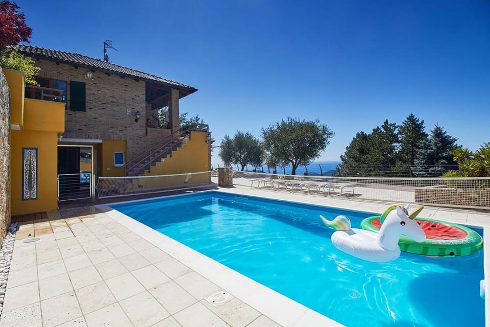 Natural landscape, Swimming pool, sunbed