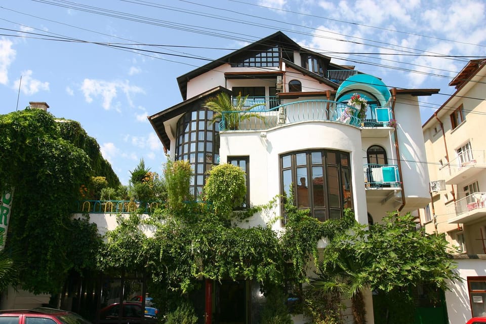 Facade/entrance