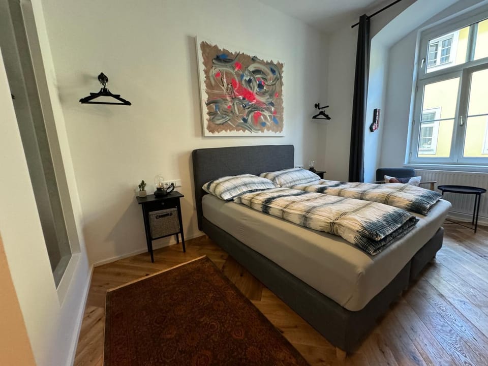 Photo of the whole room, Bedroom