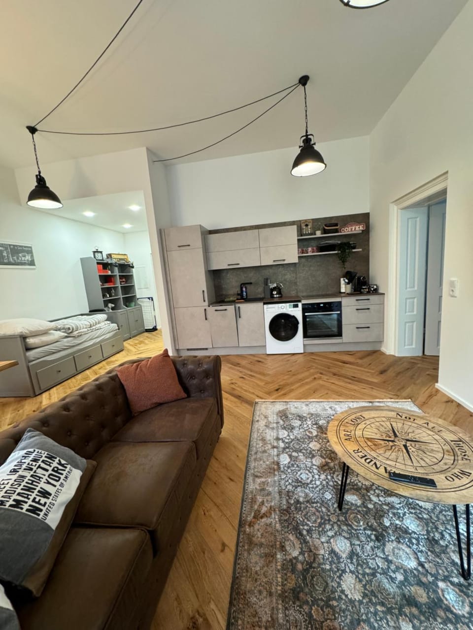 Kitchen or kitchenette, dishwasher, washing machine