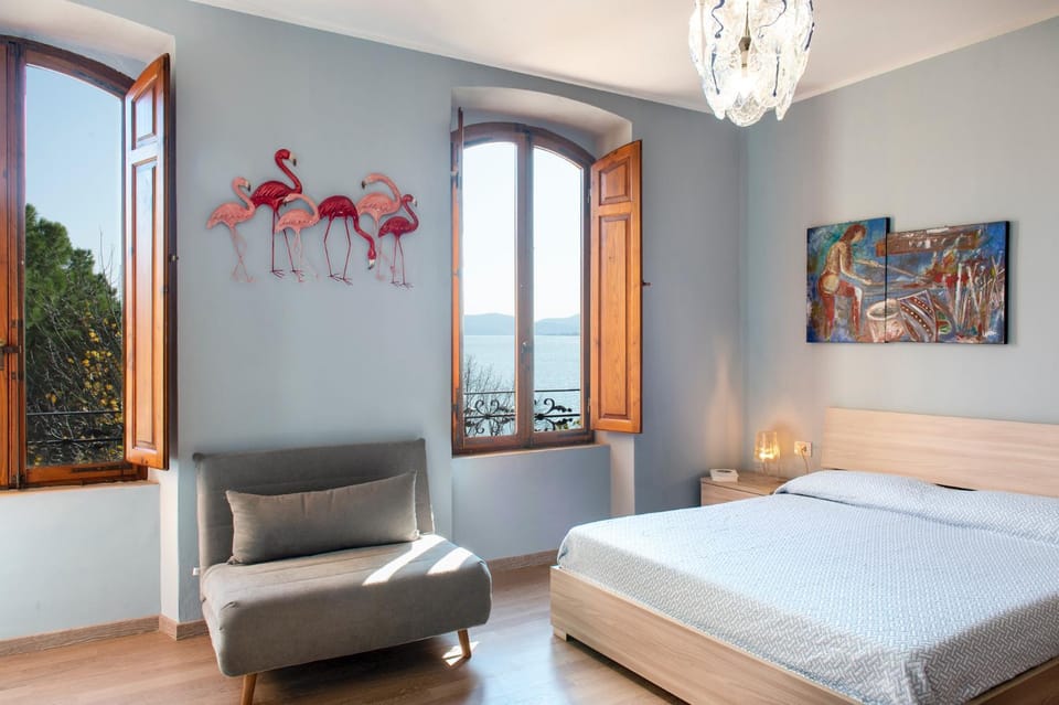 Tramonto sul Lago Apartment in Umbria