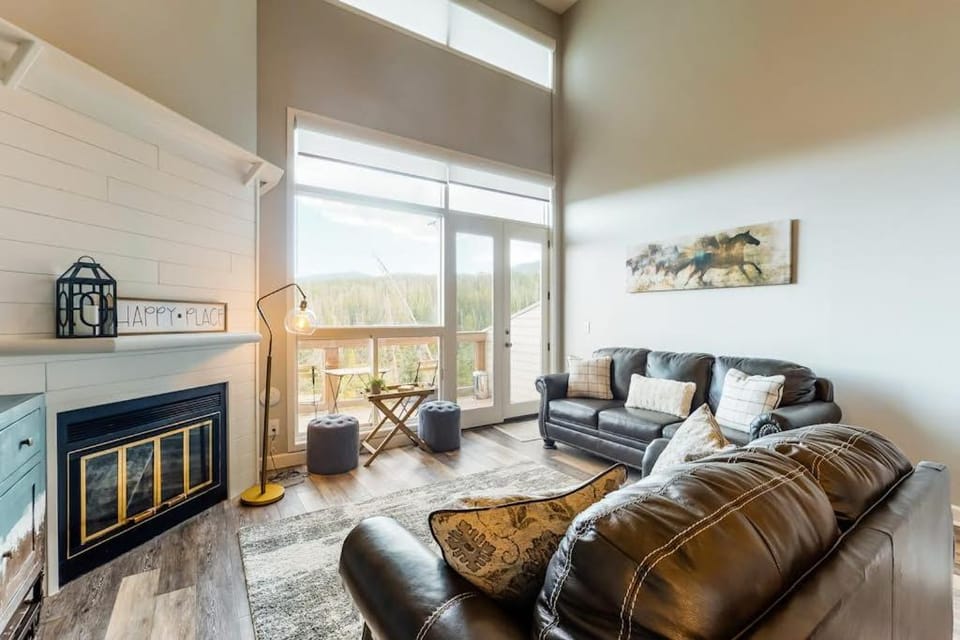 Watch Hill Lofted Apartment in Wildernest