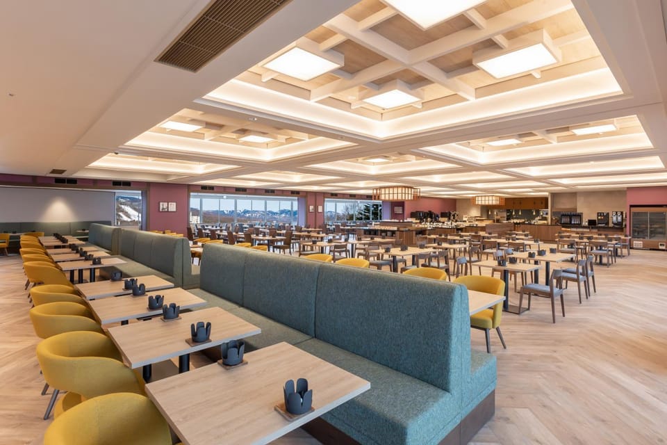 Restaurant/places to eat, Area and facilities