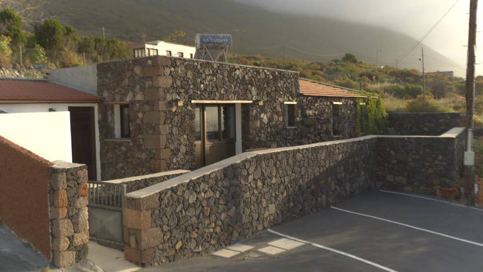 Casa La Tabona House in El Hierro