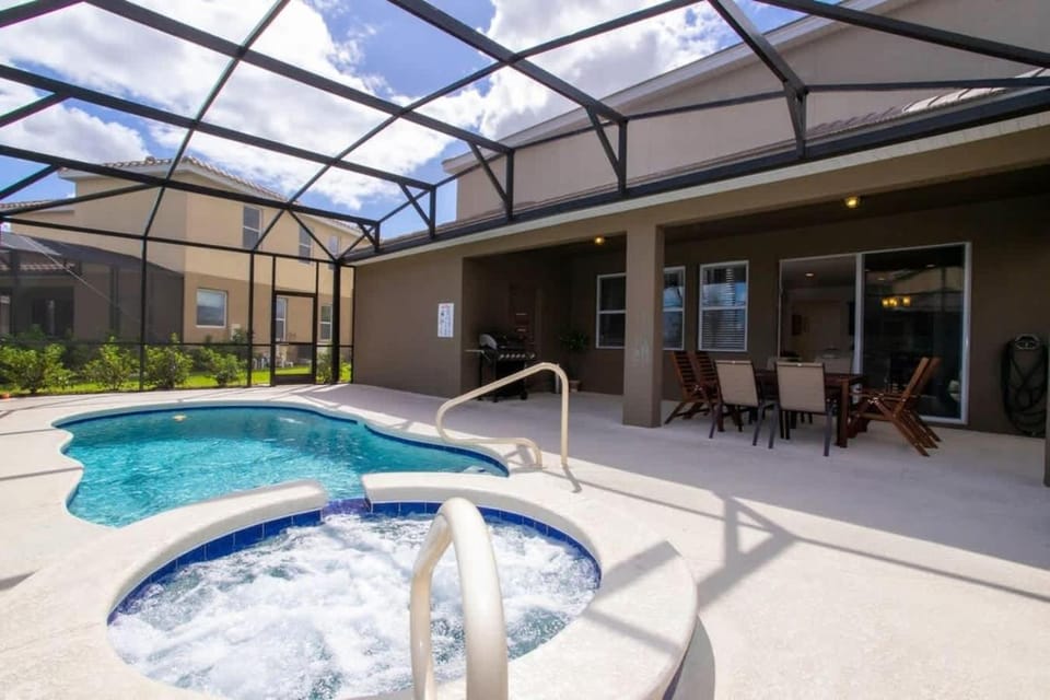 Gorgeous 5 Bd w/ Pool Close to Disney 6071 House in Polk County