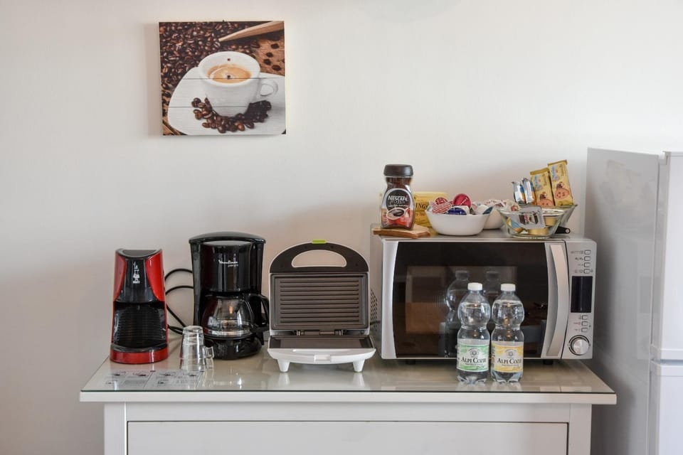 Coffee/tea facilities, Kitchen or kitchenette