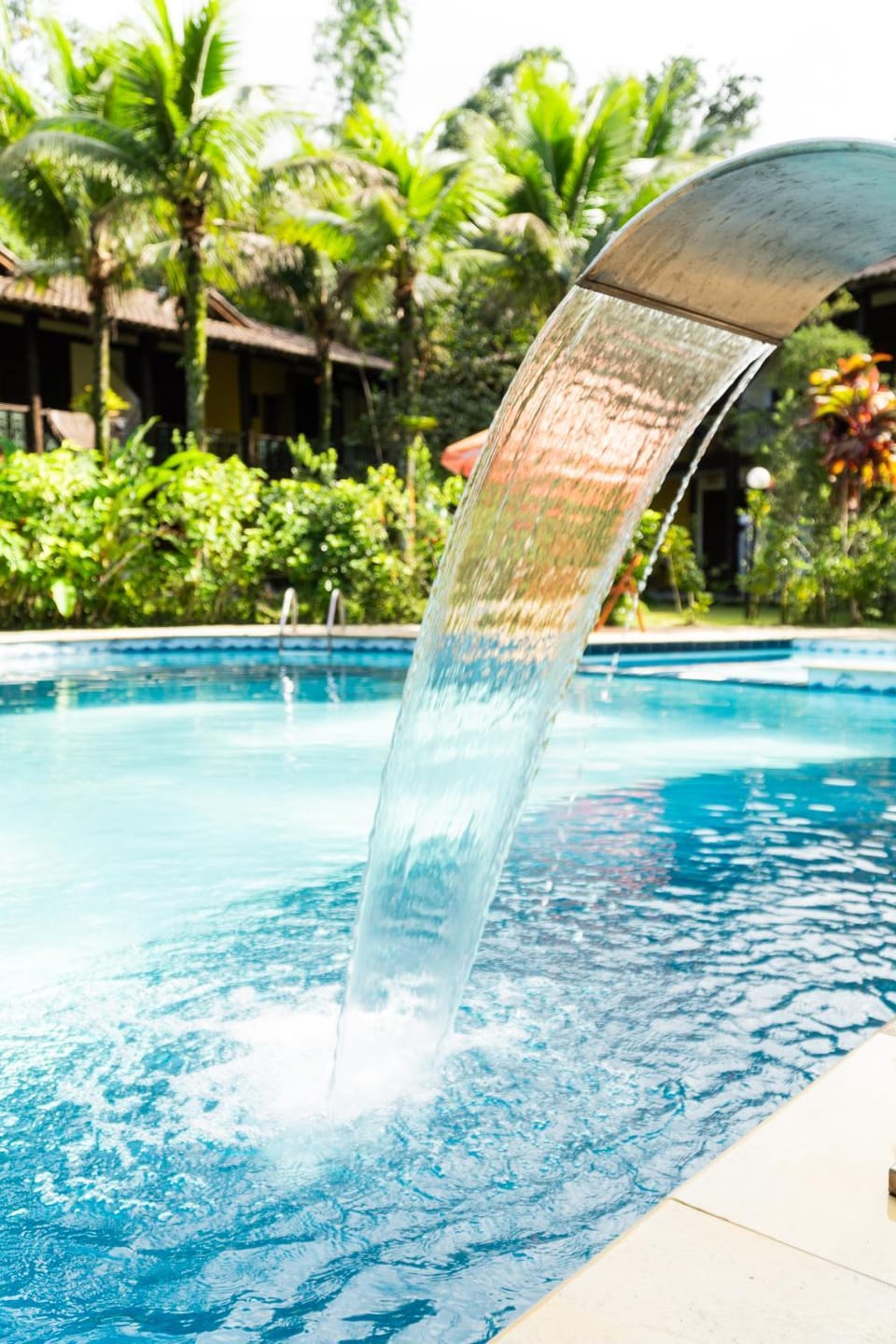 Day, Swimming pool