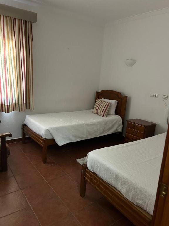 Copacabana Residencial Bed and Breakfast in Costa da Caparica