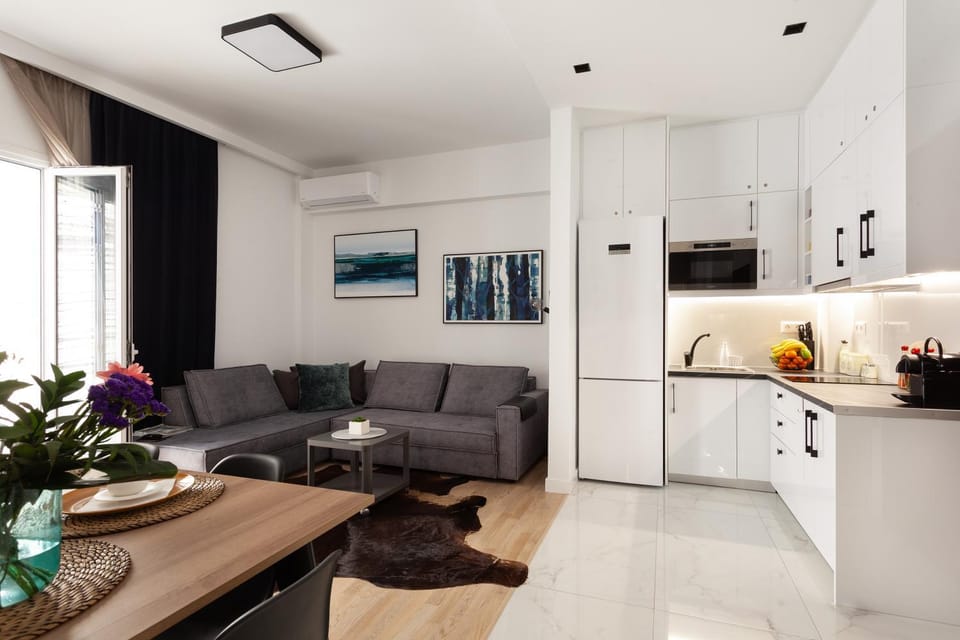 Kitchen or kitchenette, Living room, Seating area, Dining area, stove