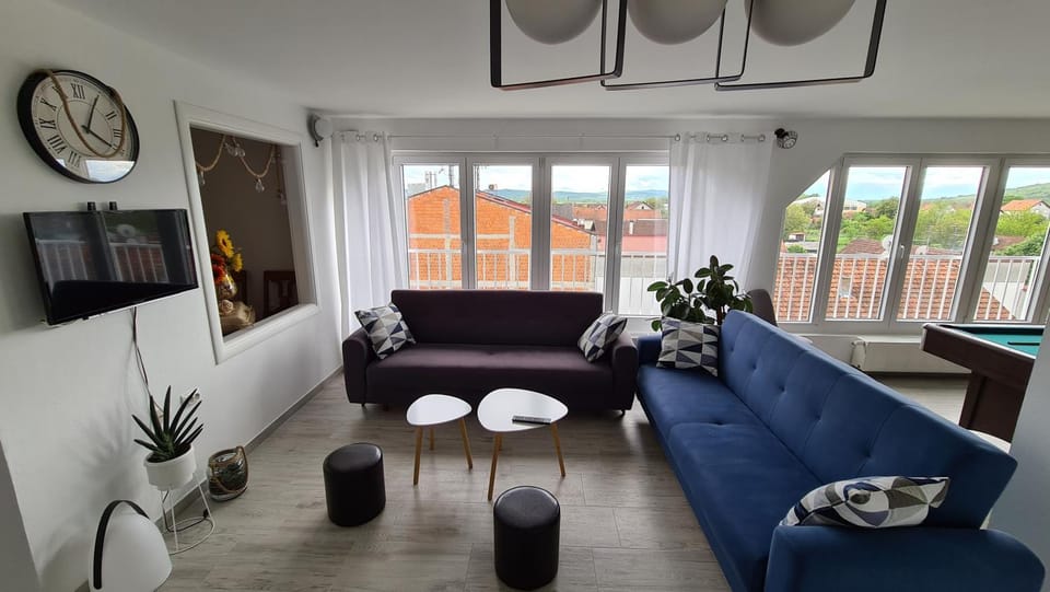 Lounge or bar, Seating area