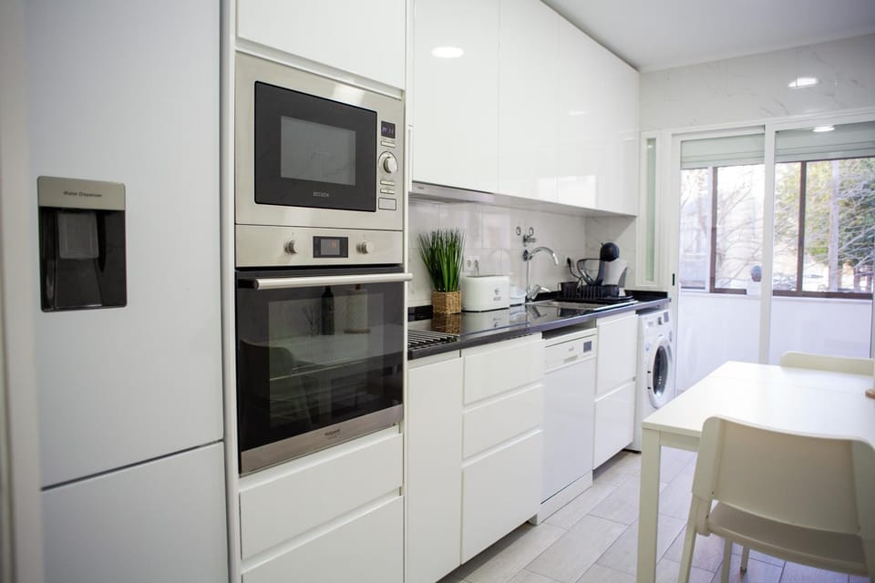 Dinner, dishwasher, oven, stove, washing machine, kitchen