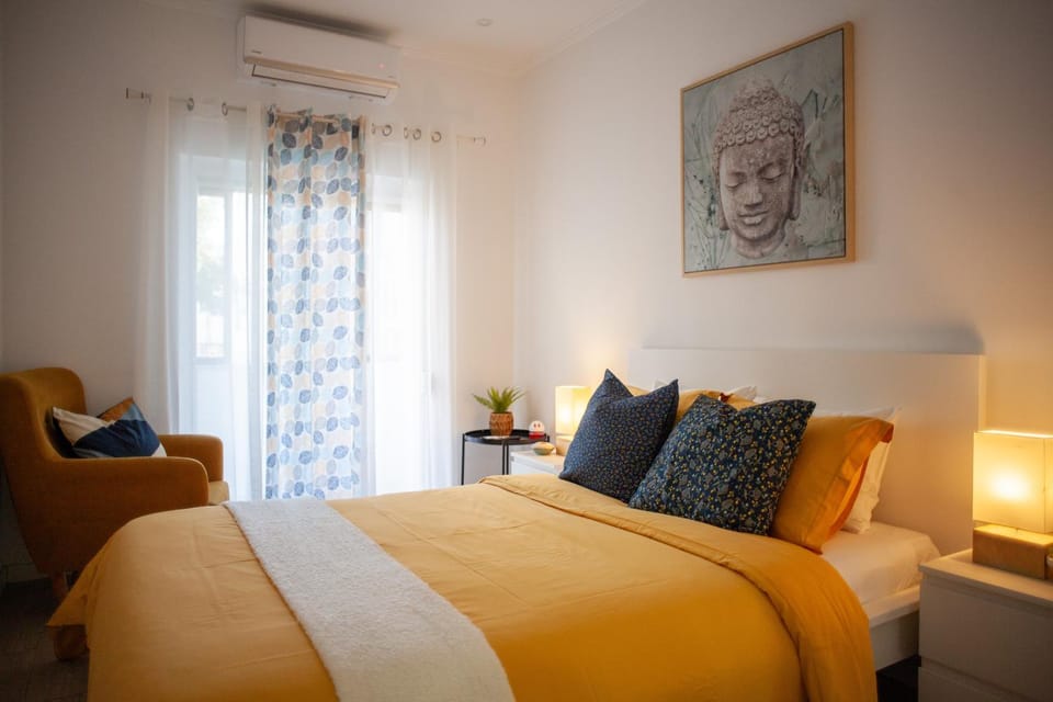 Bed, TV and multimedia, Bedroom, air conditioner