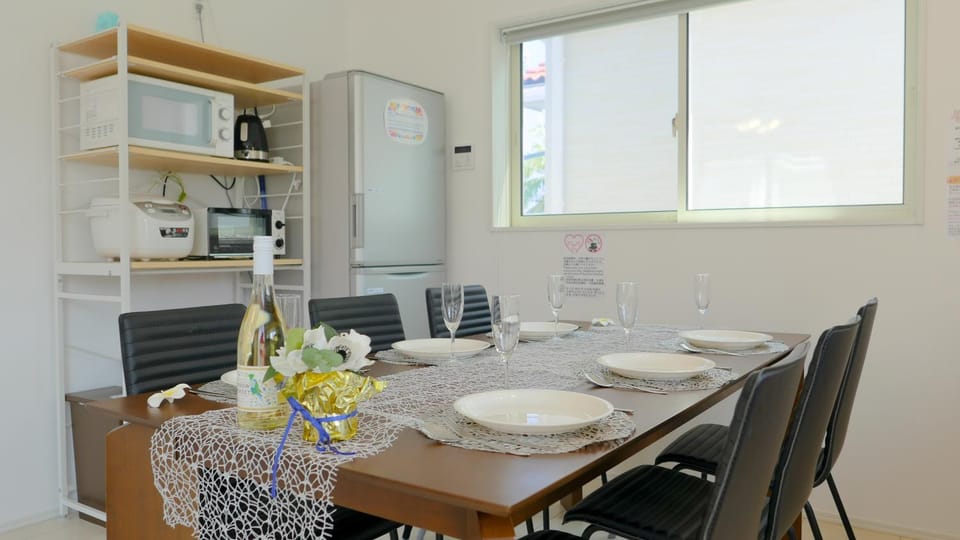 Dining area, kitchen
