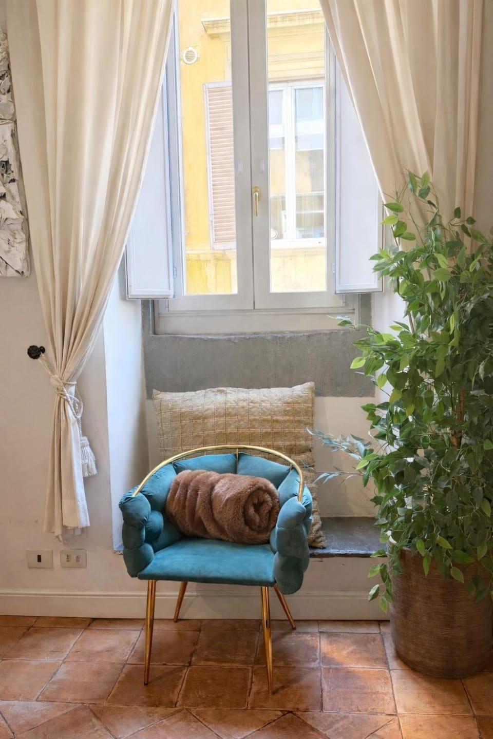 Luxury Apartment in Via dei Cartari Spacious, Elegant, Central Rome Apartment in Rome