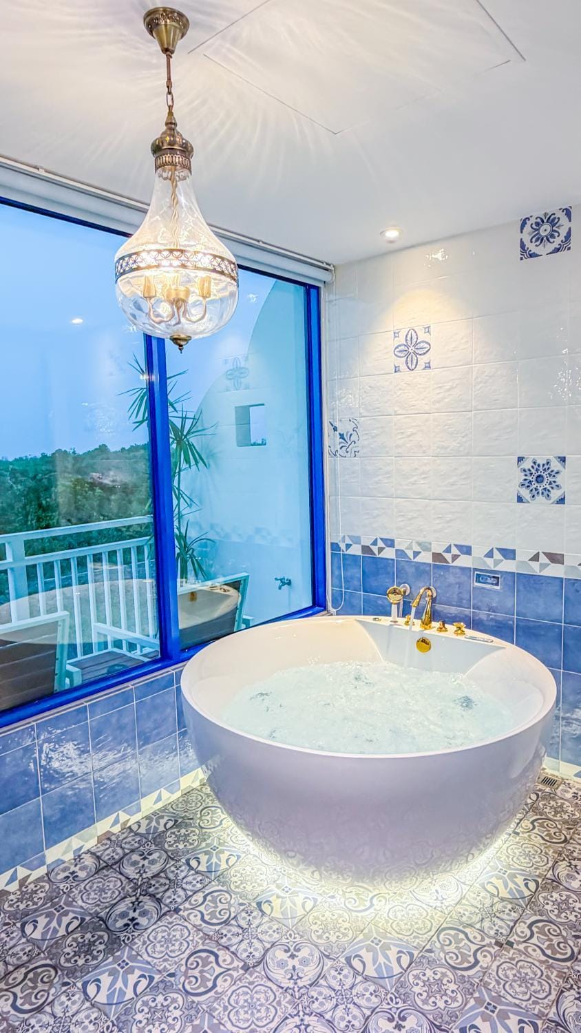 旅境娛樂包棟民宿 泳池 Ktv 麻將 月光小島酒吧 Bed and Breakfast in Kaohsiung