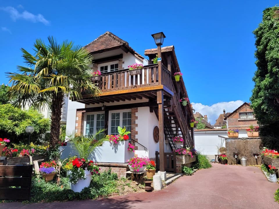 Gîte Le Balcon Flaubert Apartment in Normandy