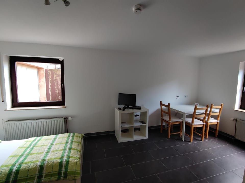 TV and multimedia, Dining area
