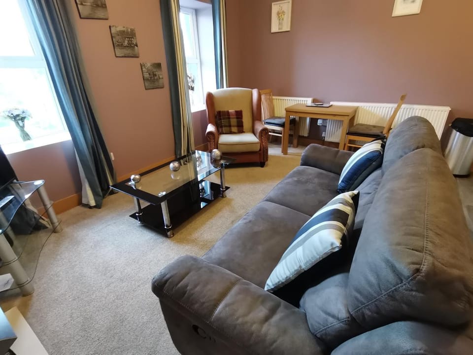 TV and multimedia, Kitchen or kitchenette, Living room, Dining area