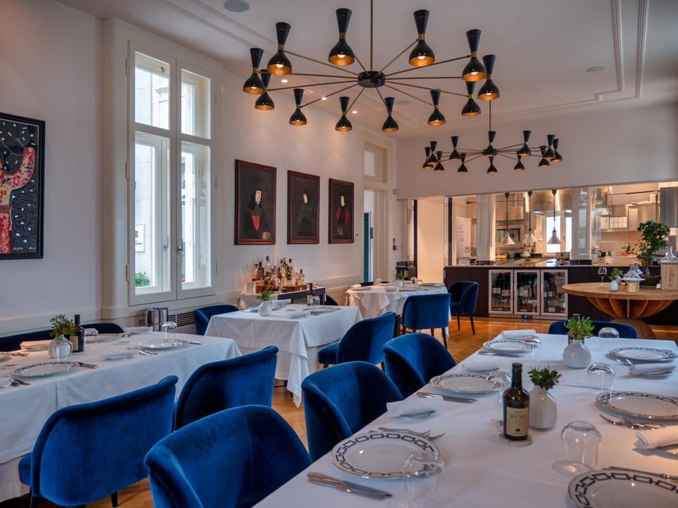 Restaurant/places to eat, Restaurant/places to eat