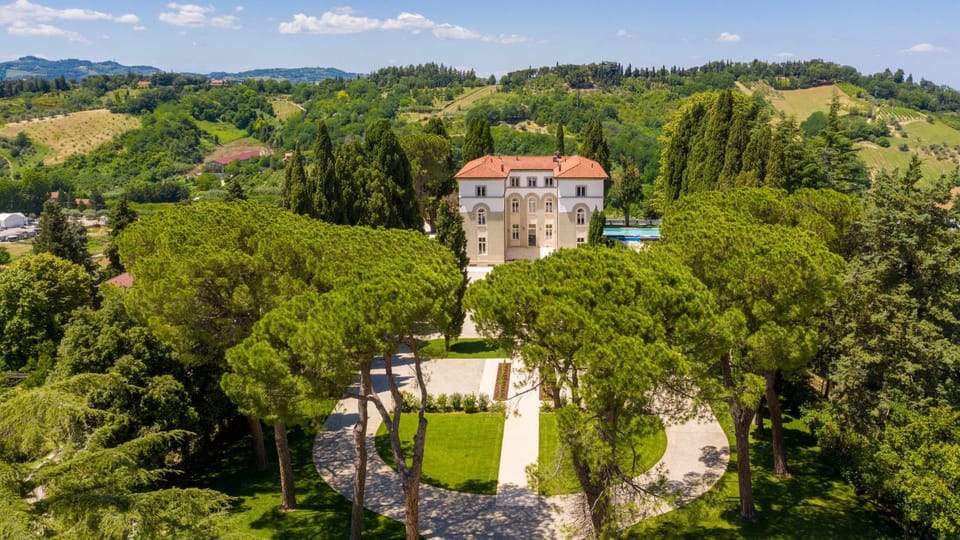 Property building, Nearby landmark, Restaurant/places to eat, Natural landscape, Bird's eye view, Garden, Swimming pool, Breakfast