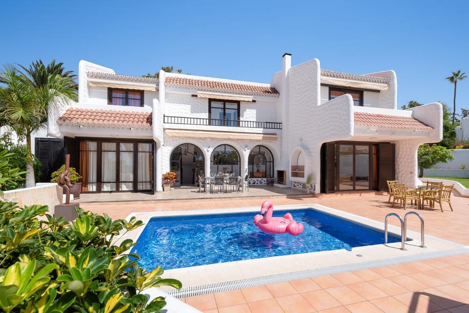 Property building, Pool view, Swimming pool