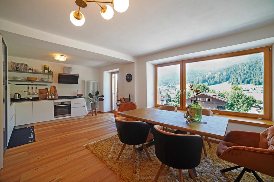 Kitchen or kitchenette, Dining area, Mountain view, oven, stove