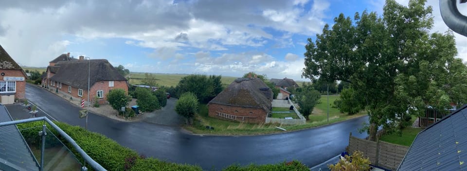Neighbourhood, Street view