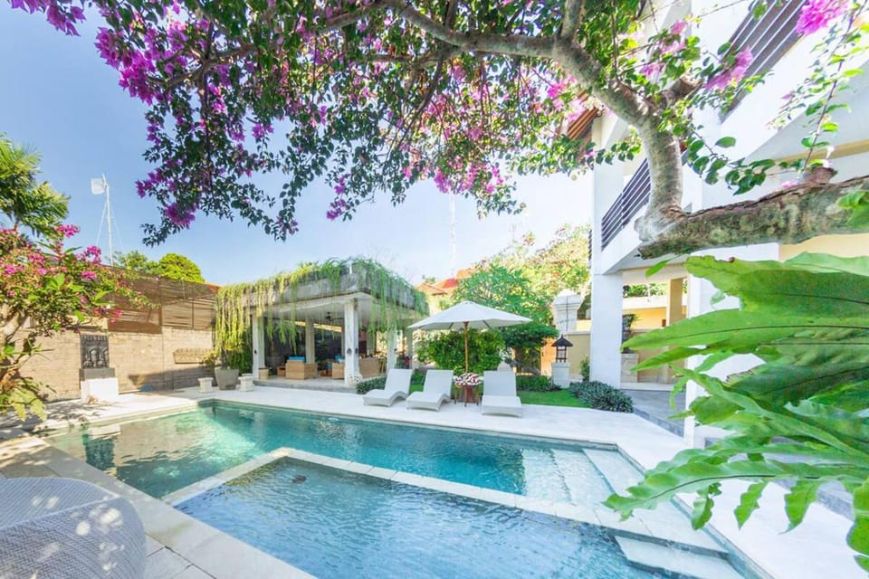 Seating area, Pool view, Swimming pool