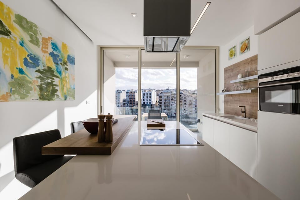 Superb southfacing apartment in the heart of St.Julians Apartment in Saint Julians