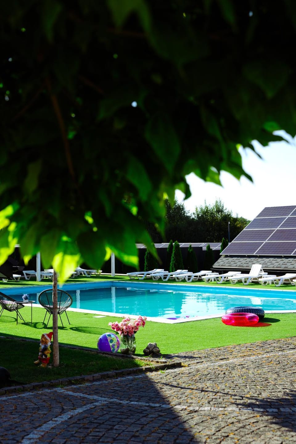 Garden view, Pool view, Swimming pool, sunbed
