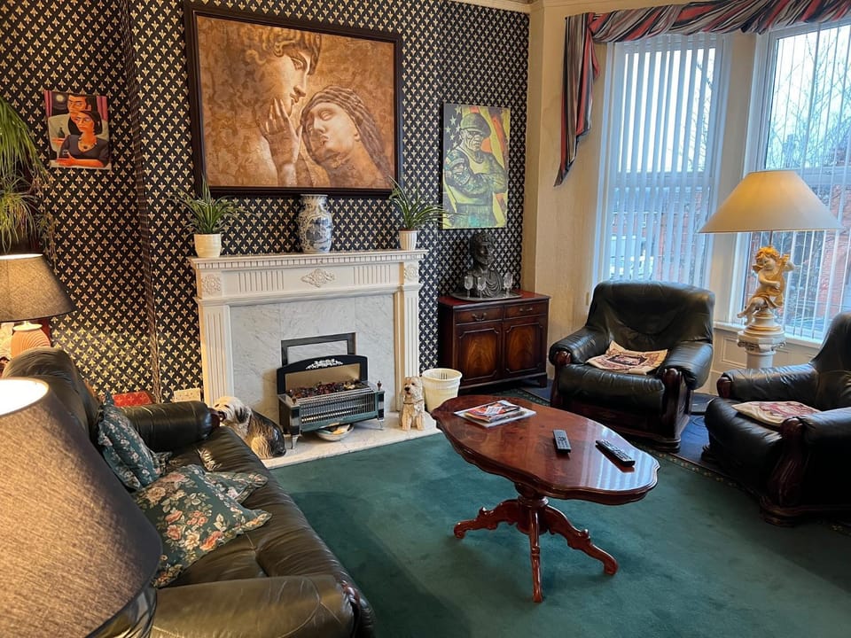 Living room, Seating area, flat iron