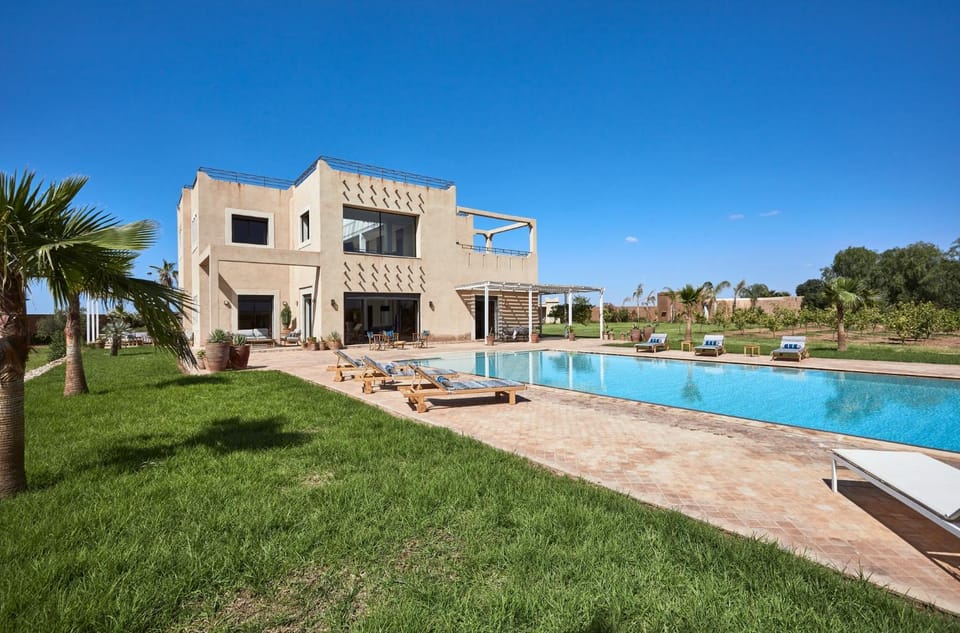 Property building, Garden, Pool view