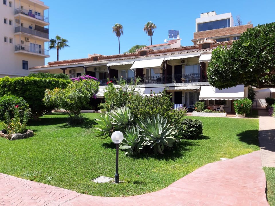 Carihuela Palace Apartment in Torremolinos