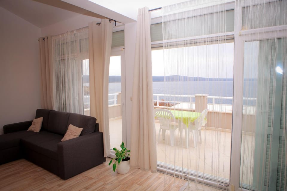 Balcony/Terrace, Living room
