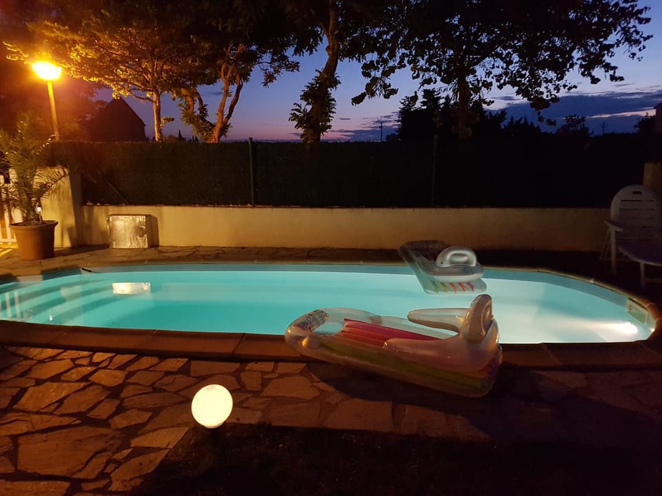 Swimming pool
