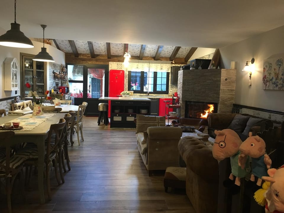 Communal lounge/ TV room, Living room